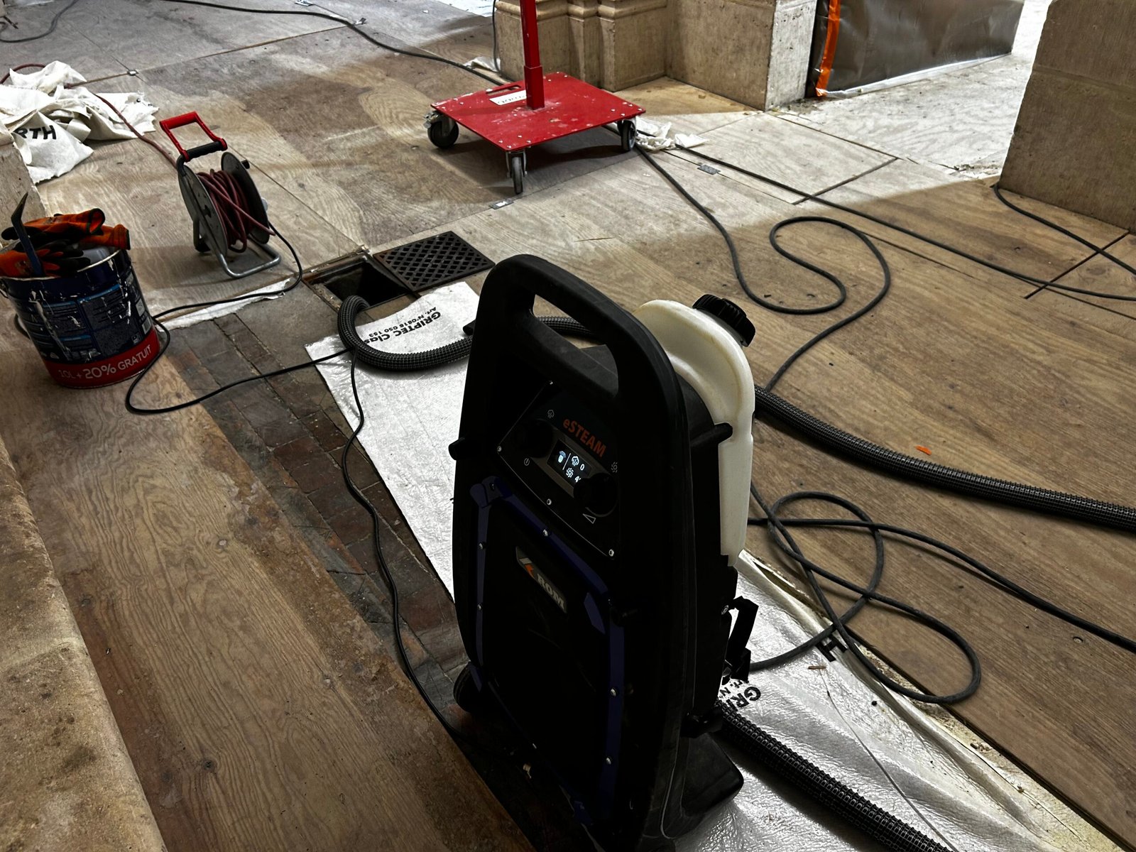 Fumigation à Notre-Dame de Paris La Charquillotte